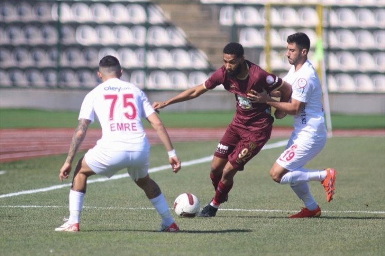 Bandırmaspor, &Uuml;mraniyespor'u rahat ge&ccedil;ti