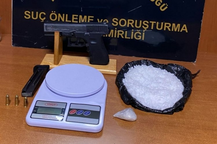 Bursa'da uyuşturucu ticareti yapan ve haklarında arama kararı bulunan 12 kişi yakalandı