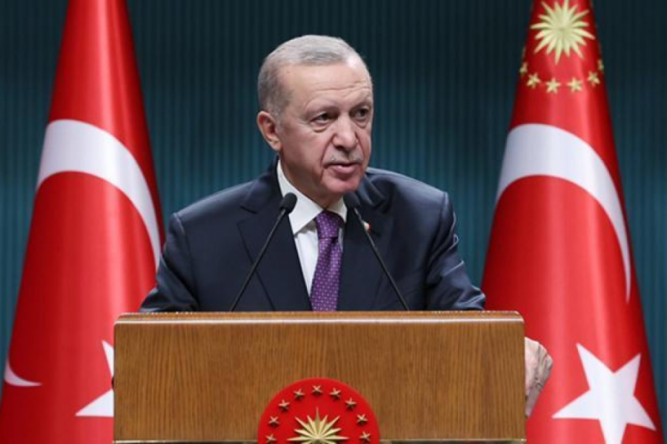 Cumhurbaşkanı Erdoğan: Sorumluluklarımızdan biri de yalanın hakikati perdelemesinin &ouml;n&uuml;ne ge&ccedil;mektir