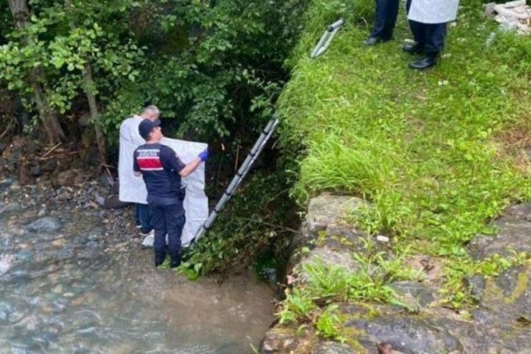 Trabzon'da &ouml;ld&uuml;r&uuml;p cesedini dereye attı! İki su&ccedil;tan dava a&ccedil;ıldı