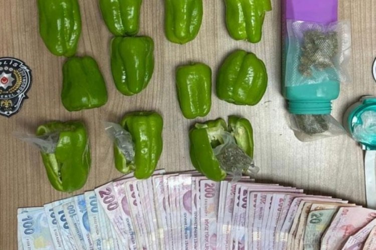 İstanbul'da dolmalık biberlerin i&ccedil;inden uyuşturucu &ccedil;ıktı
