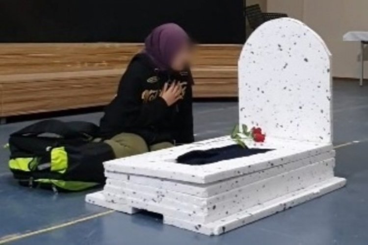 &Ccedil;EDES hız kesmiyor: Okulda maket mezar!