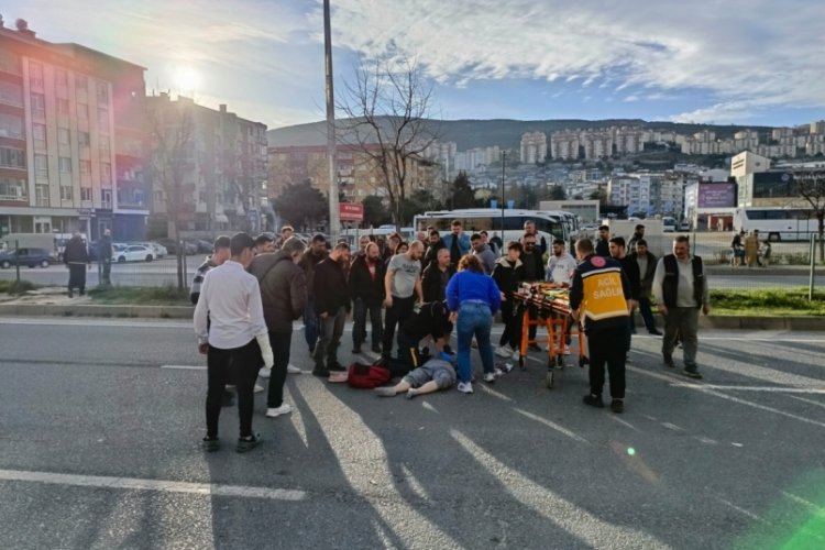 Bursa'da otomobilin &ccedil;arptığı gen&ccedil; kadın ağır yaralandı!