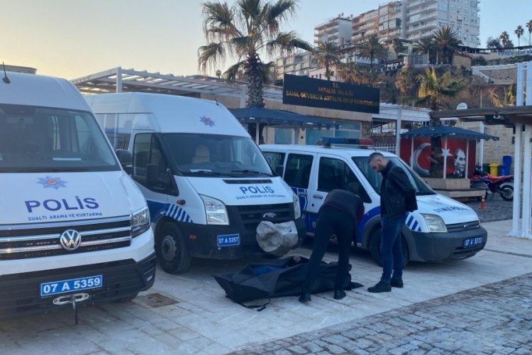 Antalya'da sahilde erkek cesedi bulundu!