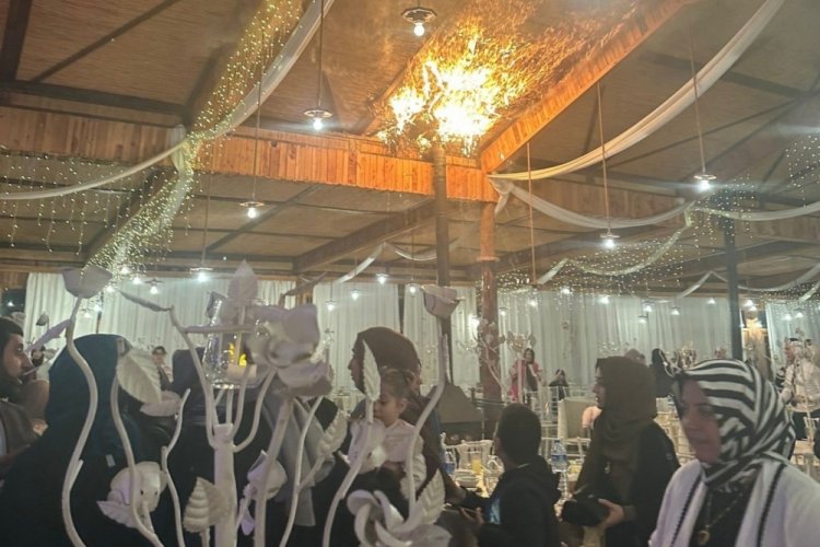 Mersin'de d&uuml;ğ&uuml;n t&ouml;reninde salonda yangın &ccedil;ıktı