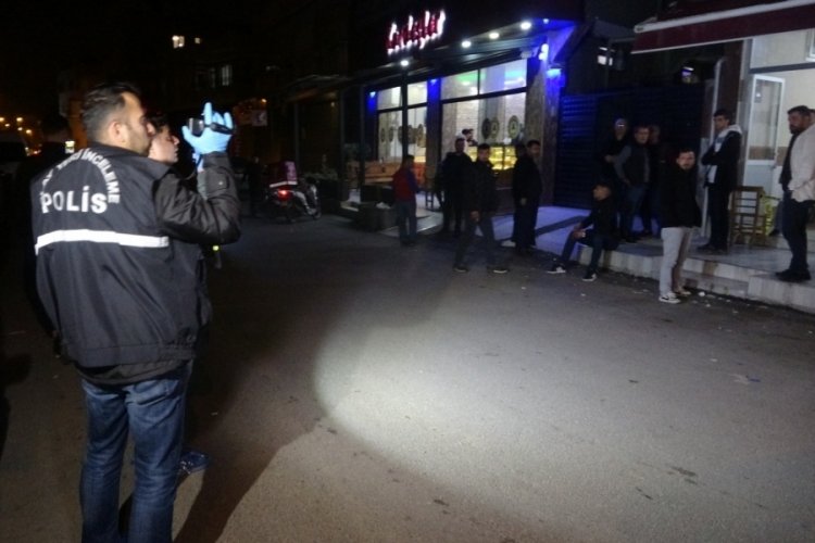 Adana'da kahvehaneye silahlı saldırı!