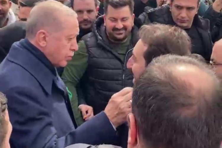 Cumhurbaşkanı Erdoğan'a evinin &ouml;n&uuml;nde doğum g&uuml;n&uuml; s&uuml;rprizi