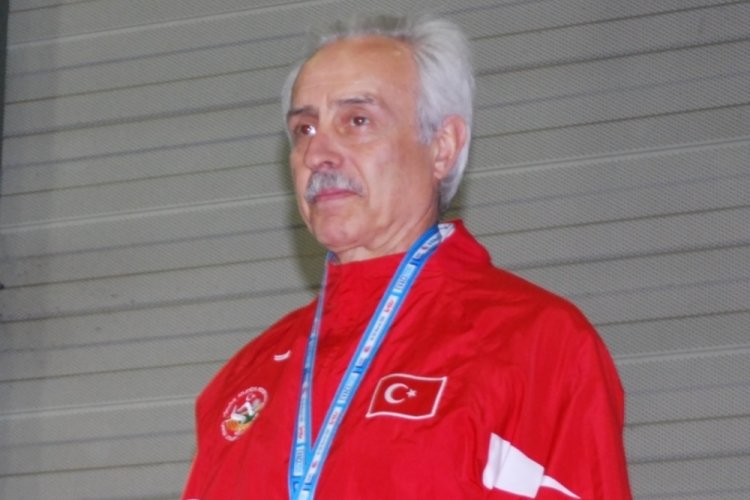 Nil&uuml;fer Belediyesporlu Murat Ka&ccedil;ar T&uuml;rkiye rekorunu kırdı