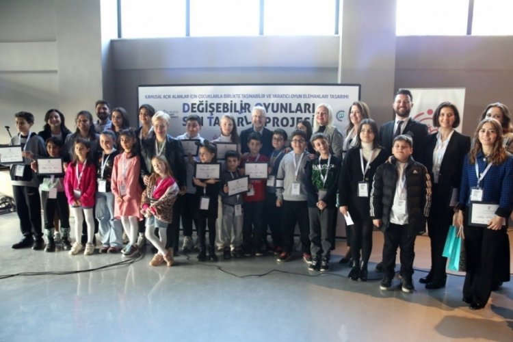 Bursa'da DOST Projesi'ne katılan &ccedil;ocuklar tasarımlarını tanıttı