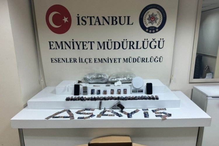 2.5 kilogram uyuşturucuyu sakız kutularına gizlemişler