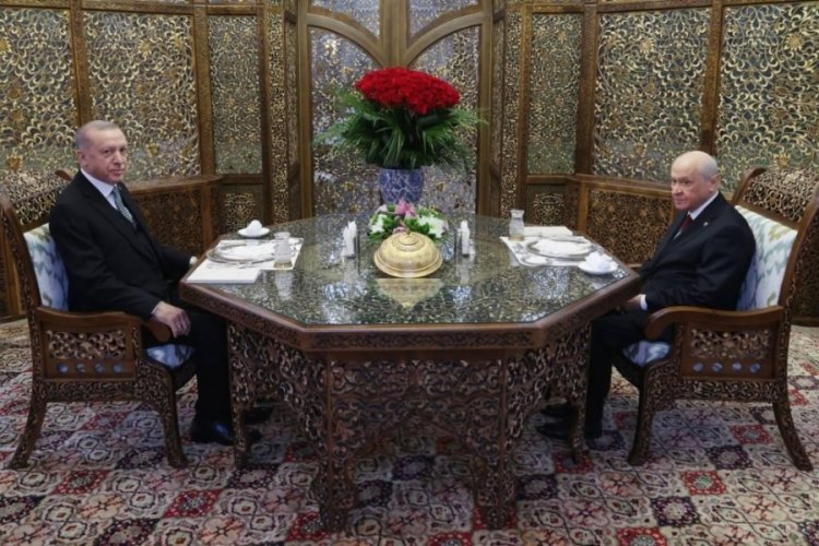 Bah&ccedil;eli, Erdoğan'a 70 g&uuml;l g&ouml;nderdi!