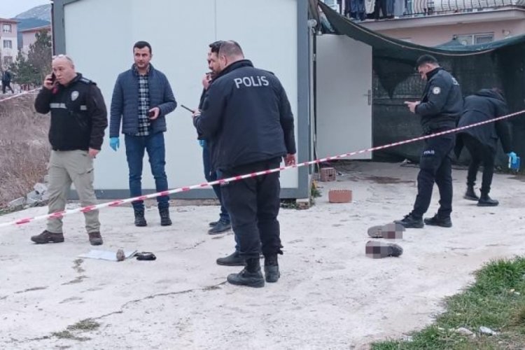 K&uuml;tahya'da bı&ccedil;aklı-silahlı kavga: 2 yaralı