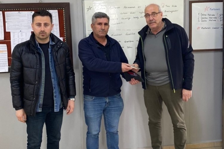 Edirne'de minib&uuml;ste unutulan c&uuml;zdanı sahibine ulaştırdı