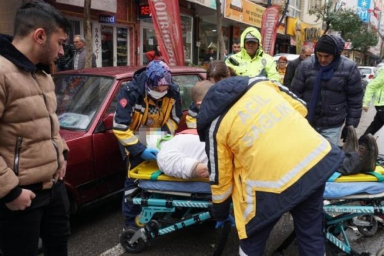 Isparta'da otomobil &ouml;nce yayaya ardından motosiklete &ccedil;arptı: 2 yaralı