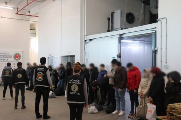 Edirne'de g&ouml;&ccedil;menlerin Avrupa hayali x-ray cihazına takıldı