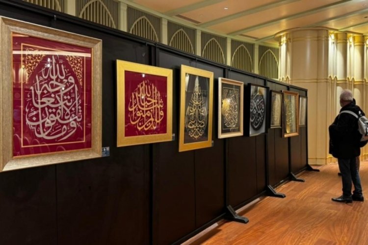 İstanbul'da "Kur'ani Damlalar" hat sergisi a&ccedil;ıldı