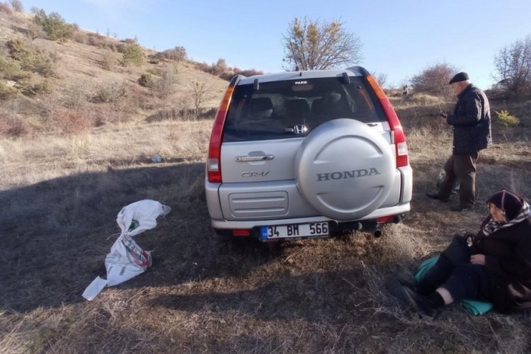 Kastamonu'da cip tarlaya u&ccedil;tu!