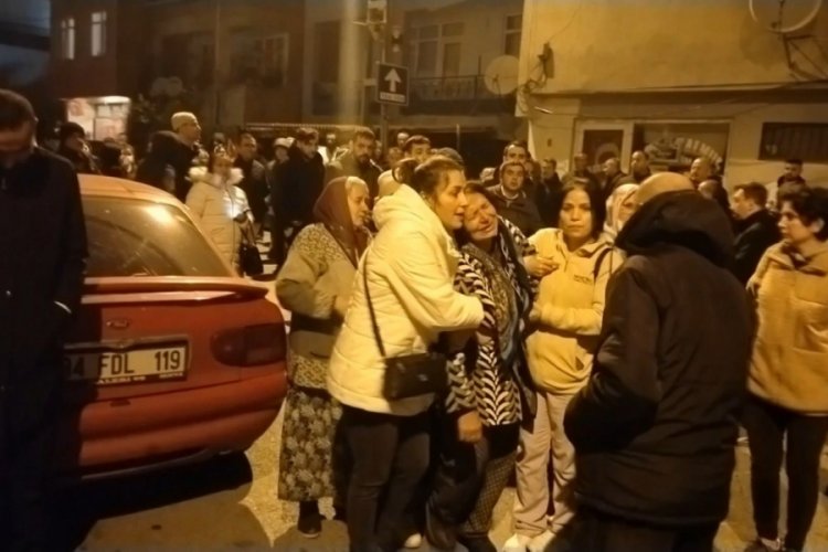 Boşandığı eşini sokak ortasında bı&ccedil;aklayarak &ouml;ld&uuml;rd&uuml;
