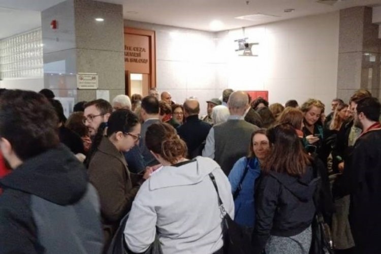 Cumartesi Anneleri'nin yargılanmasına başlandı: M&uuml;cadeleden vazge&ccedil;meyeceğiz