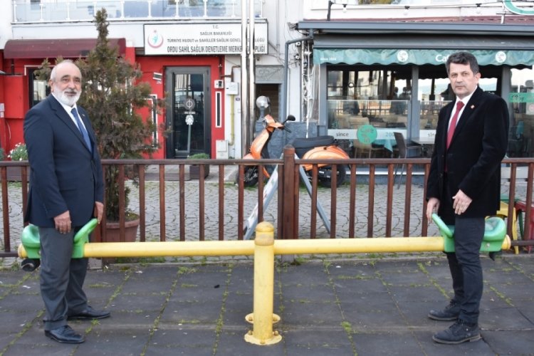 Ordu'da b&uuml;y&uuml;kşehir belediye başkan adayları tahterevalliye bindi