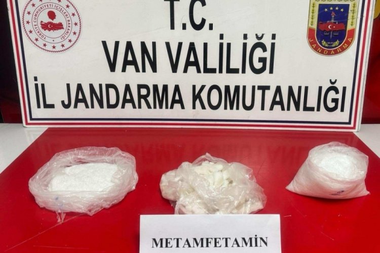 Van'da ka&ccedil;ak&ccedil;ılık operasyonları: 106 g&ouml;zaltı