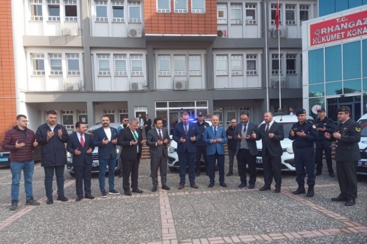 Bursa'da Orhangazi il&ccedil;e emniyetinin 4 yeni aracı dualarla teslim alındı