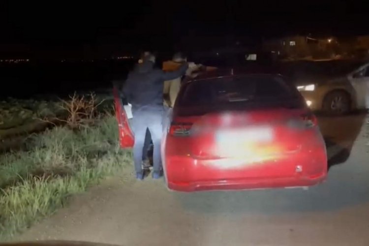 Osmaniye'de kovalama sonucu durdurulan 2 otomobilden uyuşturucu &ccedil;ıktı
