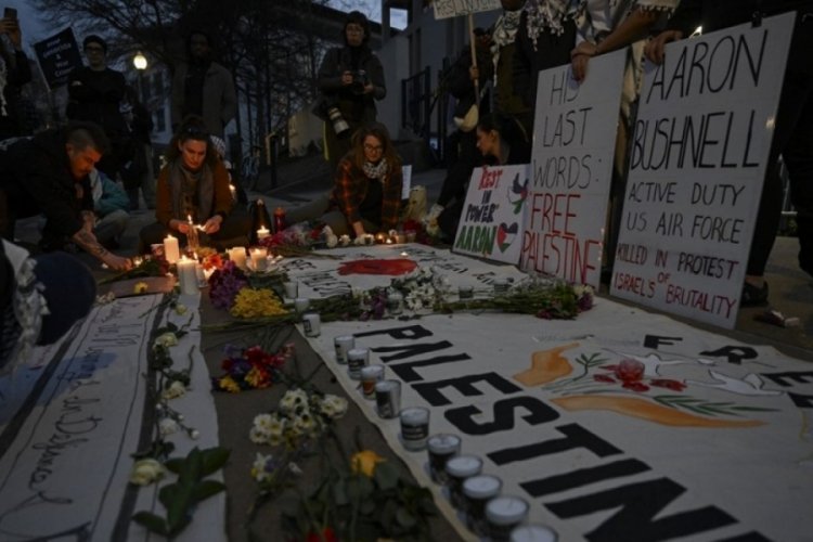 ABD'de Gazze'ye destek i&ccedil;in kendini yakan ABD'li asker Bushnell anıldı