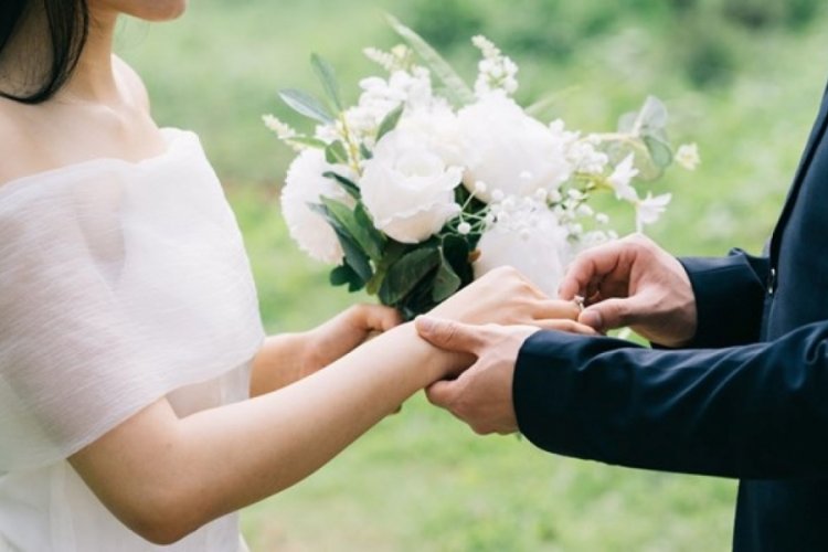 &Ccedil;in'de yeni evlenenlere piyango bileti verilecek