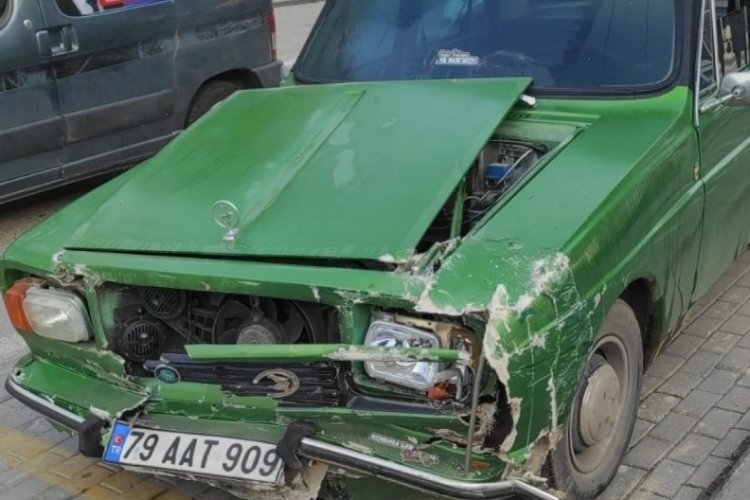 Bursa'da sabah kaza yapan otomobilde &ouml;ğlen de yangın &ccedil;ıktı!