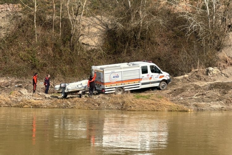 Sakarya Nehri'nde kadın cesedine rastlandı!