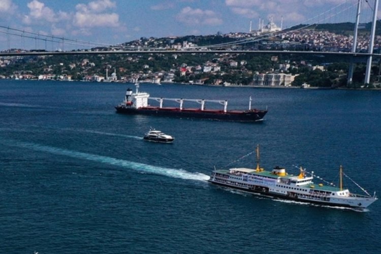 İstanbul Boğazı gemi trafiğine a&ccedil;ıldı