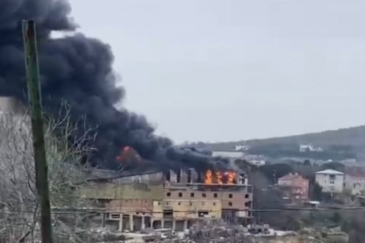 İstanbul'da fabrika yangını!