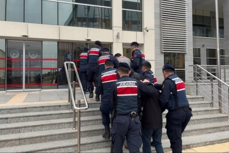 Kırklareli'de 11 ka&ccedil;ak g&ouml;&ccedil;men yakalandı: 5 g&ouml;zaltı