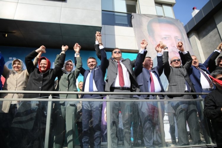 Bakan G&ouml;ktaş, Eskişehir'de Se&ccedil;im İrtibat Ofisi a&ccedil;ılışına katıldı