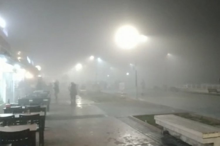 Mudanya'da yoğun sis etkili oldu, g&ouml;z g&ouml;z&uuml; g&ouml;rmez hale geldi
