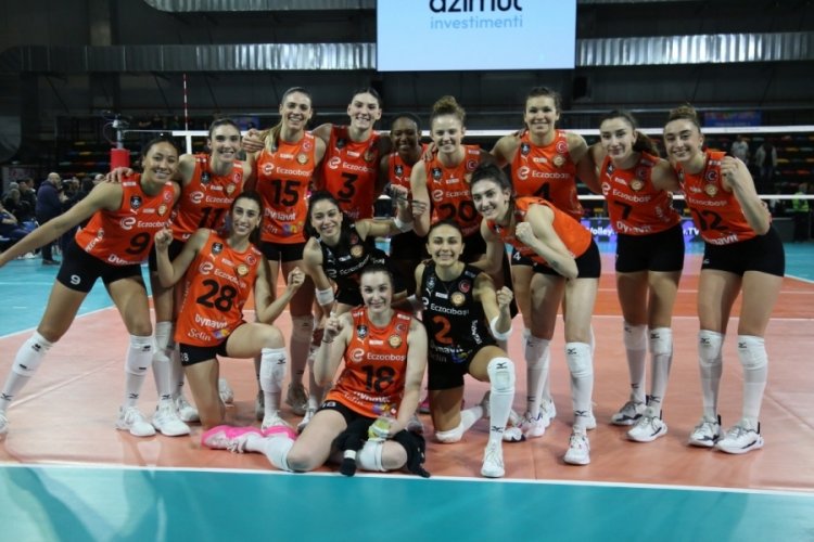 Eczacıbaşı yarı finalde!
