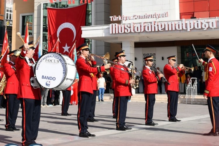 Mustafakemalpaşa Belediyesi Bando ve Kent Orkestrası'ndan muhteşem konser