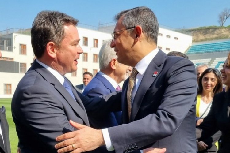 &Ouml;zg&uuml;r &Ouml;zel Bursa'da