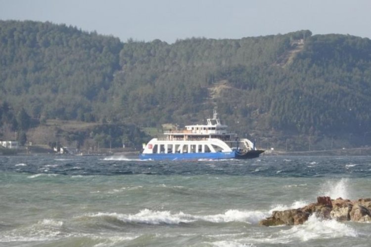 &Ccedil;anakkale'de feribot seferleri yeniden başladı