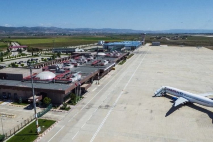 Sabiha G&ouml;k&ccedil;en Havalimanı'nda iniş yapamayan u&ccedil;aklar Bursa'ya y&ouml;nlendirildi