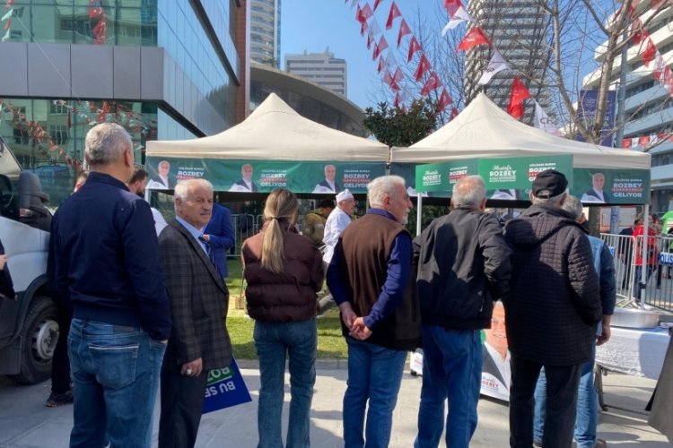 &Ouml;zg&uuml;r &Ouml;zel'i bekleyen Bursalı vatandaşlara lokma dağıtıldı