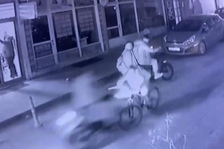 Isparta'da motosiklet s&uuml;r&uuml;c&uuml;s&uuml; k&uuml;&ccedil;&uuml;k &ccedil;ocuğa &ccedil;arpıp ka&ccedil;tı!