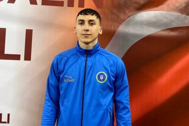 Bursa B&uuml;y&uuml;kşehir Belediyesporlu Emir Buğra yaşamını yitirdi