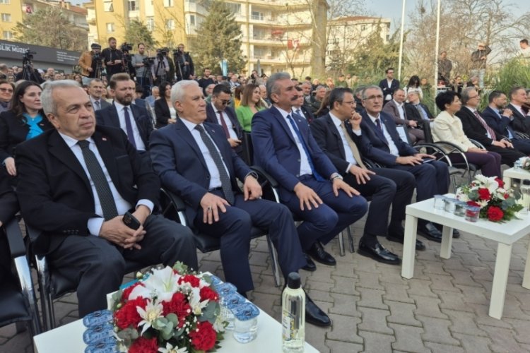 &Ouml;zg&uuml;r &Ouml;zel'in katılımıyla Nil&uuml;fer'de Sağlık M&uuml;zesi a&ccedil;ıldı!