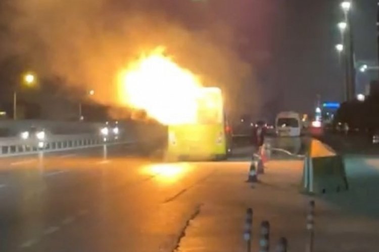 Kocaeli'de seyir halindeki belediye otob&uuml;s&uuml; alev aldı