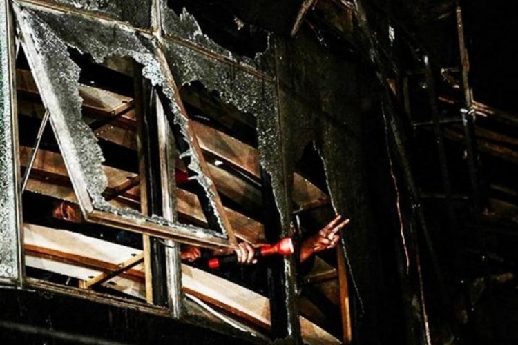 Cehennem gibi yangın! En az 43 &ouml;l&uuml;, 22 yaralı