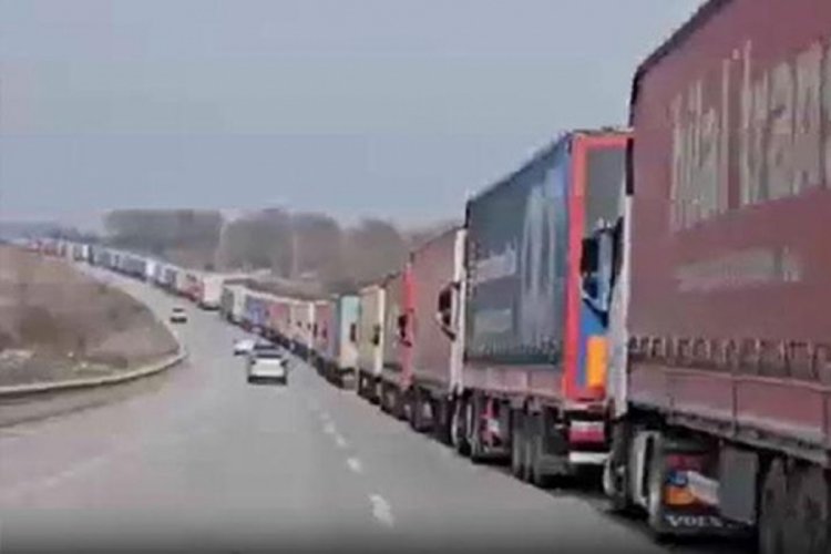 Schengen nedeniyle kontroller sıkılaştı: 10 kilometrelik TIR kuyruğu!