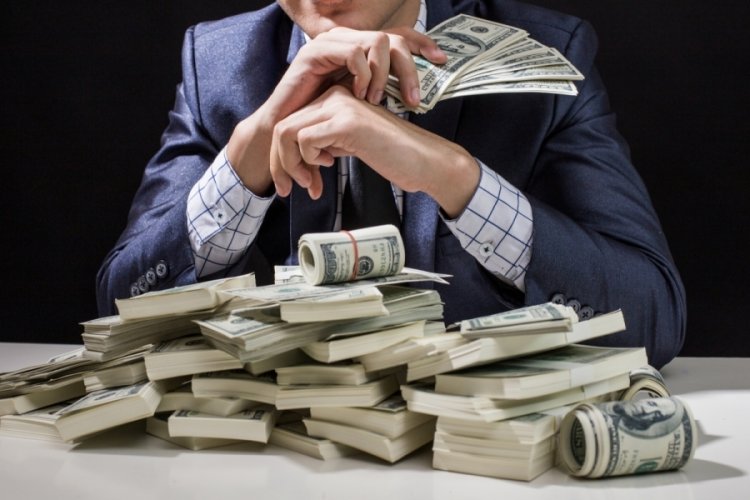 D&uuml;nyanın en zengin 10 insanı: Toplam servetleri 1,5 trilyon dolar!