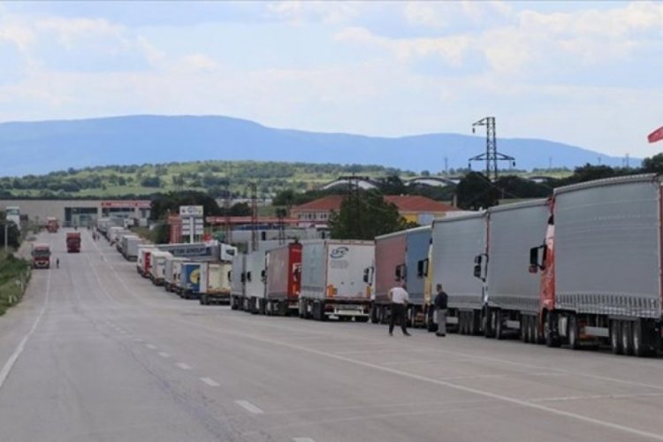 Sınır kapısında 10 kilometrelik "Schengen" kuyruğu